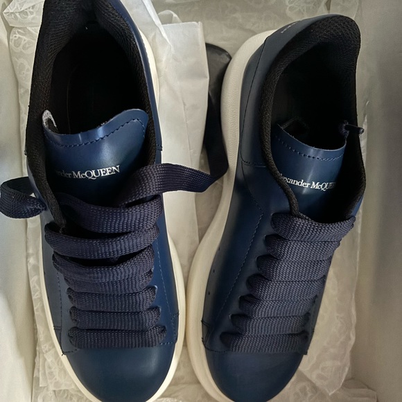 Brand new Alexander Mcqueen